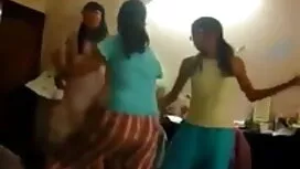 মহিলার দ্বারা, উপপত্ ...