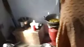 পরিণত ব্রিটিস্ সুন্দ ...