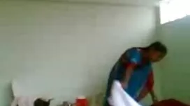 স্বর্ণকেশী মেয়েছেলে ...
