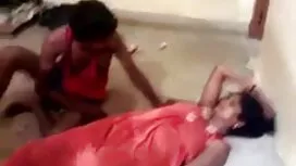 একটি টেবিল জিভাযুক্ত ...