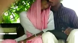 এক মহিলা বহু সেক্সি  ...