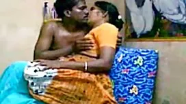 কোঁকড়ানো বড়ো বুকের ...