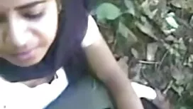 বড় সুন্দরী মহিলা বে ...