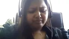 বারের কেদারা উপর মিন ...