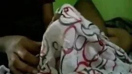 সুন্দরী বালিকা, দুধে ...
